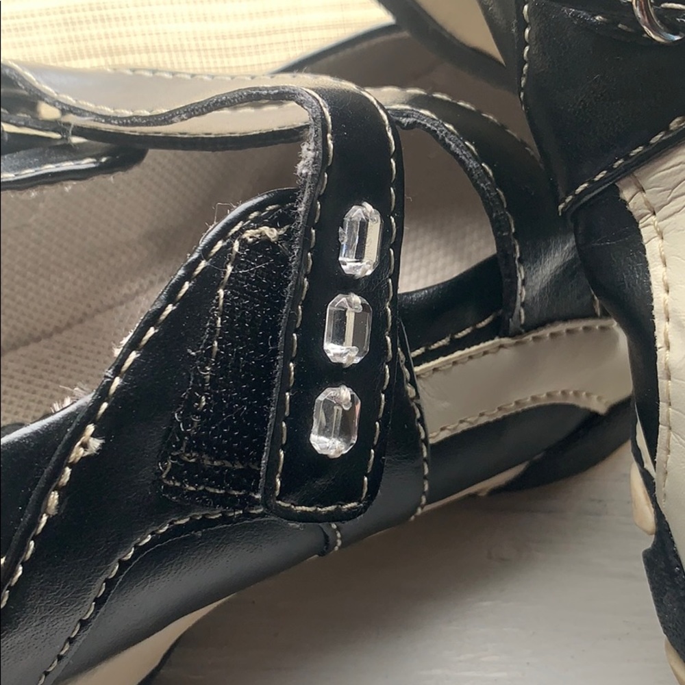 Shoes - Picture 4 of 5